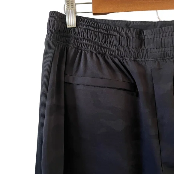Athleta Brooklyn Lined Camo Jogger In Black Size 8